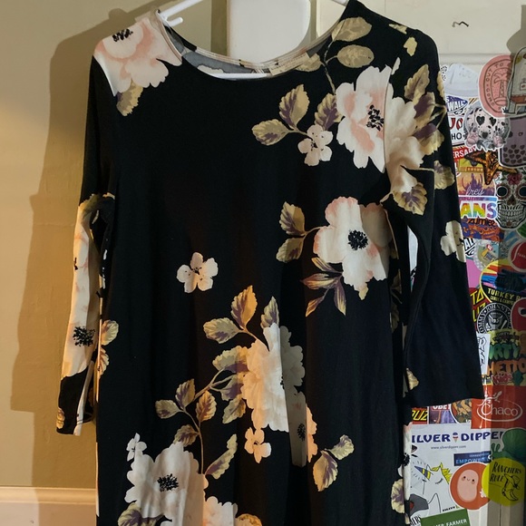 🌟 basic longlseeve flower dress 🌟 - Picture 1 of 1